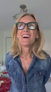 Trendy Readers from Italy