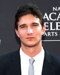 Today's #MCM is the one and only Jake Silbermann!!! 👏🎉💯🔥💦 He looks so  hot, sexy and totally adorable, doesn't he? 😍🤗😎💪 #jakesilbermann  #noahmayer #hot #handsome #gorgeous #sexy #stud #cuteguy #alphamale  #machoman #adorable #