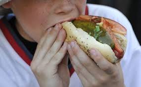 Stonie devoured 62 hot dogs and buns in 10 minutes, two more than chestnut at the hugely popular july 4 contest, held each year on the boardwalk of brooklyn's coney island and broadcast live on television. Encase You Re Worried About Meat Cancer Link Eating Occasional Brat Is Ok Chicago Tribune