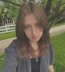 Grace Kline's Instagram, Twitter & Facebook