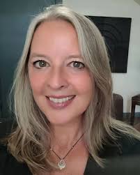 Linda Stanger's Instagram, Twitter & Facebook