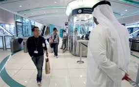 الإنجليزية، الهندية، العربية، المالايالامية، الأردية، التاغالوغية، الفرنسية، الصينية، السواحيلية، الأفريقانية. Ù…ÙˆØ§Ø·Ù†ÙˆÙ† ÙÙŠ Ø³ÙŠØ±ÙƒÙ€Ùˆ ÙŠØ´Ù€ÙƒÙˆÙ† Ø§Ù„ØªÙ‡Ù…ÙŠØ´ ÙˆØ§Ù„ØªØ¬Ø§Ù‡Ù„ Ø§Ù„Ø®Ø· Ø§Ù„Ø³Ø§Ø®Ù† Ø§Ù„Ø¥Ù…Ø§Ø±Ø§Øª Ø§Ù„ÙŠÙˆÙ…