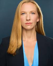 Tweaked the headshot selections. Couldn't be happier. Swipe to see all 6!  📷 : @shanihadjianphotography 💄🎨: @tscarianomakeup #actorrange #headshots  #actor #actress #workinngactor #audition #type