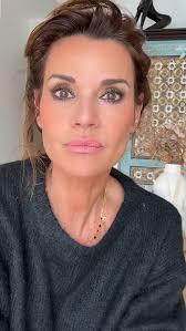 Démo sur le crayon Vert Émeraude ! Je l 'aime avec les yeux Marron , mais  il sera également très beau sur des yeux Vert ! Sa formule crémeuse permet  une application