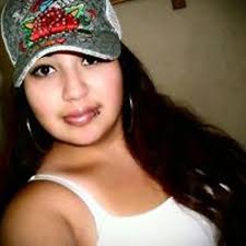 Amanda Lozoya's Instagram, Twitter & Facebook