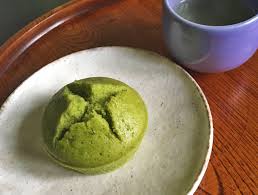 Una tecnica antica, che sfrutta la geotermia, riportata in auge da uno chef e dal suo resort vista lago. Pane Cotto A Vapore Al Matcha Mushipan Una Giapponese In Cucina