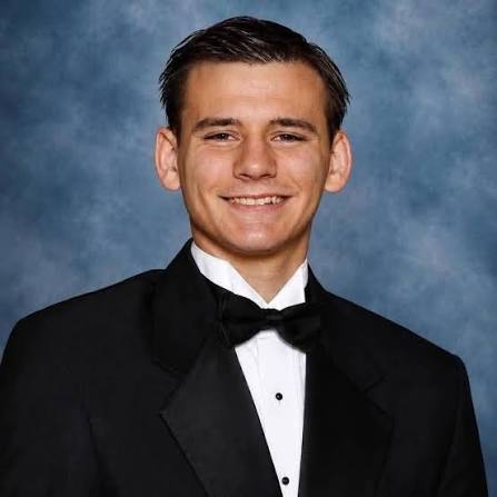 💔 TEEN ENDED HIS OWN LIFE JUST AS SENIOR YEAR WAS STARTING, FAMILY SAYS  BULLYING WAS THE REASON JACKSON, Ga. — A Georgia family is mourning the  death of their 18-year-old son