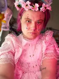 Even success dey wear disguise first. 🕶️💼