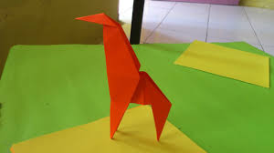 Anak tk atau sd kelas 1 pasti bisa membuatnya. Origami Jerapah