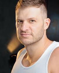 Aaron Michael's Instagram, Twitter & Facebook