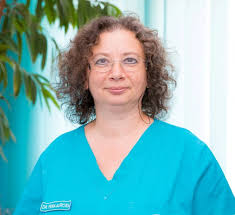 Spitalul militar vital bucuresti ginecologie, oftalmologie, oncologie desfasoara activitatea intrun spital ultramodern construit si dotat. Portret De Medic Militar Sprijinul Dat Bolnavului InseamnÄƒ O VorbÄƒ BunÄƒ È™i O InjecÈ›ie FÄƒcutÄƒ La Timp Dcmedical Ro
