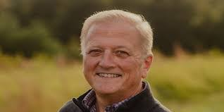 Chris Head's Instagram, Twitter & Facebook