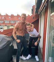 Actualmente a empresa ainda patrocina grandes jogadores mundiais. Glasgow Celtic Legend Johan Mjallby Fades With Six Shots Fans Want Germany News