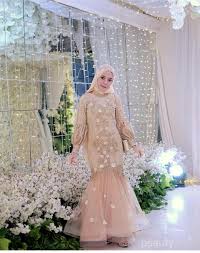 Kami harap model gamis duyung terbaru 2020 najwa ini sesuai dengan apa yang anda cari. Untuk Hijabers Yuk Simak Inspirasi Berbagai Gamis Brokat Cantik Untuk Pesta Disini