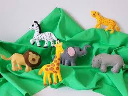 This Is A Listing For Safari Animals A Lion King A Zebra An Elephant A Cute Giraffe A Leopard And A Felt Ornaments Jungle Theme Decorations Safari Animals