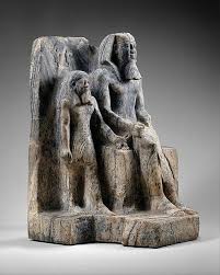 Grupo Escultorico Del Faraon Sahura Sentado En Su Trono Con El Dios Local De La Provincia De Coptos De Pie Dinastia V Del Imperio Ancient Egypt Egypt Ancient
