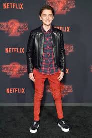 He plays will byers in the netflix science fiction horror streaming television series str. Noah Schnapp Height Weight Size Body Measurements Biography Wiki Age