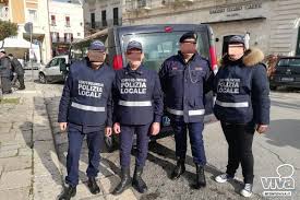 Vigili urbani margherita di savoia. Nome E Divise Troppo Simili Ai Vigili Urbani Bitonto Off Limits Per L Associazione Di Volontari