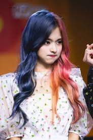 Fromis 9 Angry Nakyung Gadis Swag Selebritas Warna Rambut