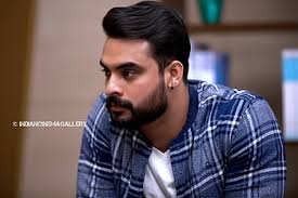 Tovino thomas stills gallery HD wallpapers