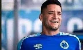 EL PISTOLERO! 👆🏼👉🏼👇🏼 Neste domingo,...