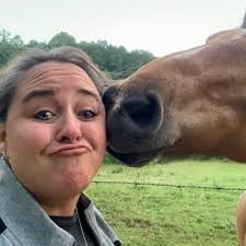 Lacey Gardner (@laceymb78)
