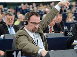 Nemrég indítottuk el a blikken volt egyszer egy politikus című sorozatunkat, melyben régi idők nagy neveivel beszélgetünk. Jozsef Szajer Hungarian Spectrum