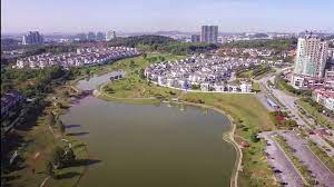 The township consists mainly of landed residential houses and some apartments. Lake Valley 1 Bandar Tun Hussein Onn Youtube