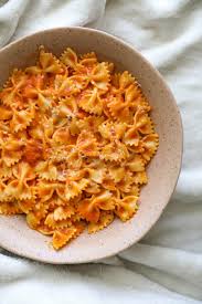 Why Is Alcohol So Good I Mean Of Course Having A Glass Is Amazing But I M Also Talking About In Food Be In 2020 White Wine Pasta Sauce Wine Pasta Sauce Tomato