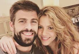 They have been together since 2010; Shakira Y Pique Disipan Rumores Sobre Divorcio Con Un Romantico Beso Rcn Radio