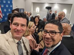 Roberto Soberanis's Instagram, Twitter & Facebook