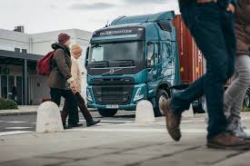 Find the perfect amazon truck stock photos and editorial news pictures from getty images. Volvo Trucks First To Deliver Amazon Alexa In New Heavy Duty Trucks Volvo Trucks