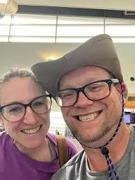 What are some good places to stay in Las Vegas with a good poker room?