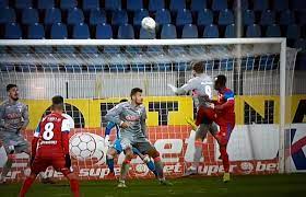 Primul gol al gazdelor a venit în minutul 61, când petar petkovski, cel mai scund jucător de pe teren (1,70 m), a marcat cu o lovitură de cap după o centrare de pe dreapta a lui christopher braun. Fc BotoÈ™ani Uta Arad 2 3 Am Condus Dar Am Pierdut È™tiri BotoÈ™ani Sport Stiri Botosani Ro