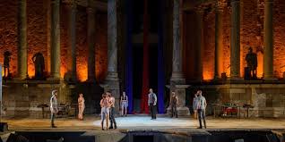 Es importante puesto que da a conocer la público en general el título de la obra que ha sido escrita y que se va a presentar. Obra De Teatro Origen Generos Estructura Y Caracteristicas