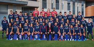 Alístate para saltar a la cancha con todas las equipaciones de la tienda de la u de chile en adidas, que te permitirán entrenar con los últimos diseños disponibles de la u. Universidad De Chile On Twitter Club Universidad De Chile Foto Oficial 2019 Lausomostodos Vamoslau