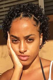 Pretty Looks With Curly Hair For A Woman Who Values Her Time Curly Hair Styles Naturally Cute Short Natural Hairstyles Short Natural Hair Styles