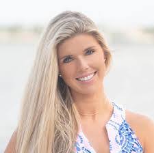 Ashley Crandall's Instagram, Twitter & Facebook