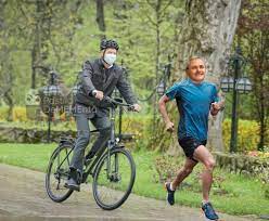 Jun 03, 2021 · presedintele klaus iohannis a explicat de ziua mondiala a bicicletei, ca in romania este foarte dificil sa circuli cu bicicleta pentru ca pistele special amenajate lipsesc in cele mai multe locuri. Cele Mai Bune Glume Cu Iohannis Mergand Cu Bicicleta La Cotroceni De La Mad Max La Firea Si Glovo Cum A Reactionat Internetul Foto