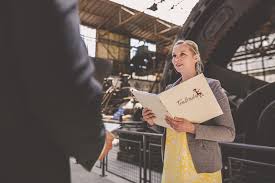 0 23 24 / 6 86 99 22 web. Industry Meets Minimalismus Hochzeitsmesse Hattingen Heiratet