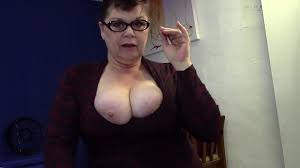 Lilith Needs Sex After Smelling Special Scent - XNXX.COM