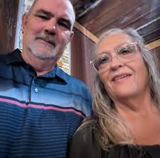 Who would be able to arrange an estate sale in the Muscle Shoals area?