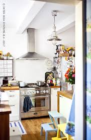 Drie Generaties Onder Een Dak Het Kan Voetenbanken En Alledaagse Ingredienten Binnen Handbereik Creeer Een Keuken Die Toegankeli Droomkeuken Voetenbank Ikea