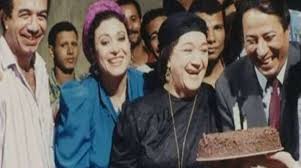 كشف الفنان أحمد رزق تفاصيل فيلمه الجديد «200 جنيه»، موضحا أنه بطولة جماعية لنجوم كبار، والبطل في القصة هي الـ«200 جنيه». ÙÙŠ Ø¹ÙŠØ¯ Ù…ÙŠÙ„Ø§Ø¯ Ø¹Ù…Ø¯Ø© Ø§Ù„ÙÙ† ØªØ£Ù„Ù‚ ÙˆÙ†Ø¬ÙˆÙ…ÙŠØ© ÙˆØ¢Ø®Ø± 7 Ø³Ù†ÙˆØ§Øª ØºÙŠØ§Ø¨ Ø§Ø¶Ø·Ø±Ø§Ø±ÙŠ ÙÙ† ÙˆØ«Ù‚Ø§ÙØ© Ø§Ù„ÙˆØ·Ù†