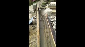 (demandez gratuitement des devis de professionnels de votre région pour vos travaux de fondation) notre méthode pour faire des fondations de maison pourra cependant vous être utile si vous souhaitez mieux comprendre la construction d'une maison, ou si vous vous sentez de taille à effectuer les travaux seuls. Comment Faire Des Fondation Extension Maison Youtube