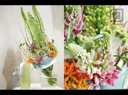 How To Make A Handtied Bouquet In A Frame Diy By Thijs Harmens Youtube Christmas Decorations Wreaths Diy Frame Christmas Floral