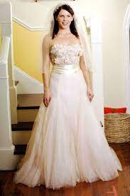 Maybe you would like to learn more about one of these? Lorelai Gilmore Gilmore Girls 32 Tv Wedding Dresses Ranked From Worst To Best Worst Wedding Dress Gilmore Girls Fashion Celebrity Wedding Dresses