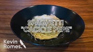 I got the spaghetti frikadelle which comes with strawberry sauce, two brownie meatballs, coconut flakes, and two vanilla sugar wafers. Spaghetti Cacio E Pepe Kevin Kocht Allein Zu Haus Youtube