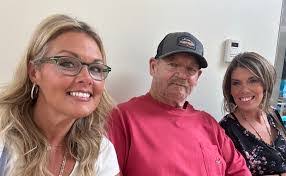 Debbie Cathey's Instagram, Twitter & Facebook