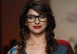 Top 10 Bollywood Actresses And Their Hot Chick Specs Look Latest Articles Nettv4u Stree actors rajkummar rao and shraddha kapoor, in an exclusive chat, talked about working with each other and also revealed that the set of the horror comedy was haunted. hot chick specs look